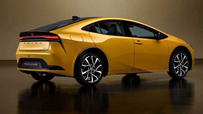 Auch in seiner neuesten Form bleibt der Prius Effizienz-getrieben, wie die sehr gute Aerodynamik der Karosserie zeigt 2023 Toyota Prius