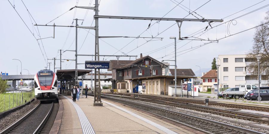 Der Bahnhof in Wangen bei Olten. Wangen liegt an der Bahnlinie Olten - Solothurn.