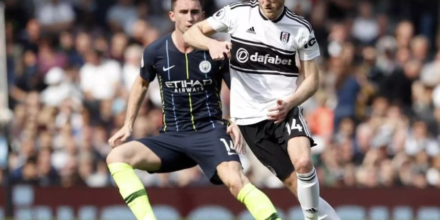 Mit dem FC Fulham abgestiegen: André Schürrle (r). Foto: Alastair Grant/AP/dpa