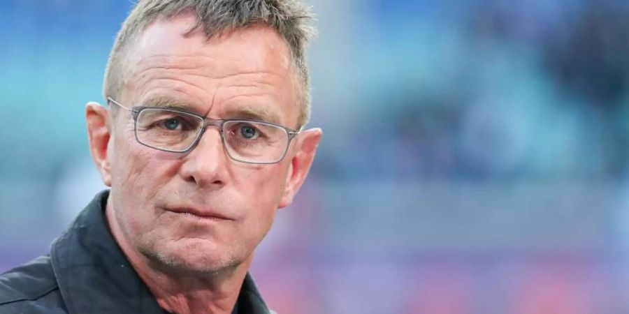 Schaut dem Pokal-Halbfinale beim HSV selbstbewusst entgegen: Leipzig-Coach Ralf Rangnick. Foto: Jan Woitas