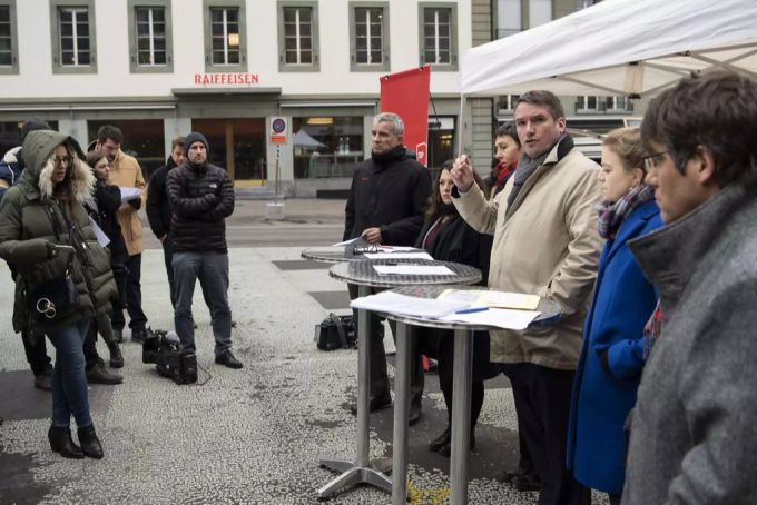 Nationalrat Beat Jans, Tamara Funiciello, Präsidentin JUSO Schweiz, Nationalrätin Barbara Gysi, Parteipräsident Christian Levrat, Nationalrätin Nadine Masshardt und Nationalrat Roger Nordman sp
