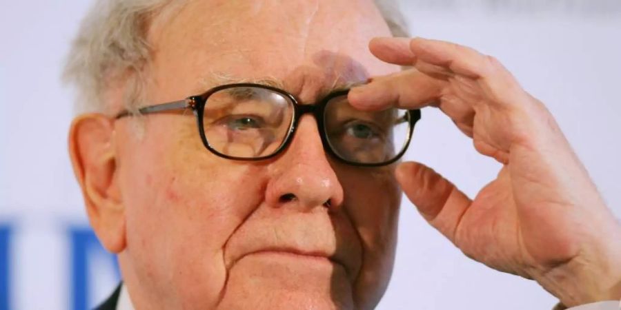 Die Investmentgesellschaft von Warren Buffet, hier ein Archivbild, hat ein Problem: Wohin mit all dem Geld? Foto: Arne Dedert