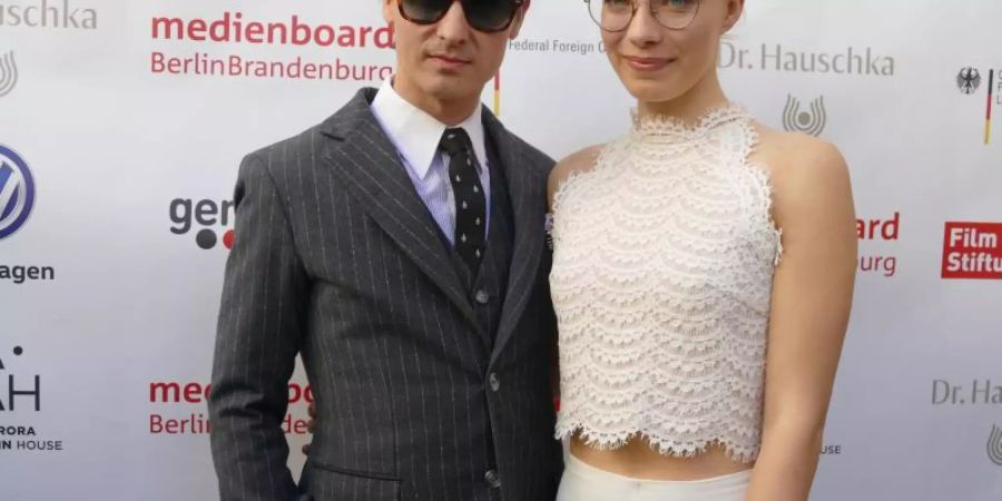 Die Schauspieler Tom Schilling und Saskia Rosendahl beim Empfang für die deutschen Oscar-Anwärter in der Villa Aurora. Foto: Barbara Muncker