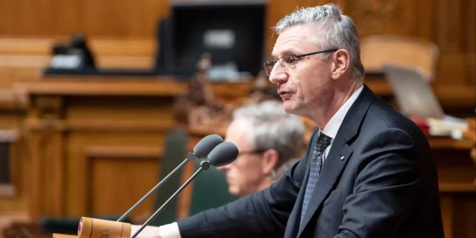 Nationalrat Andreas Glarner, SVP-AG, spricht an der Frühlingssession der Eidgenössischen Räte, am Montag, 18. März 2019, in Bern.