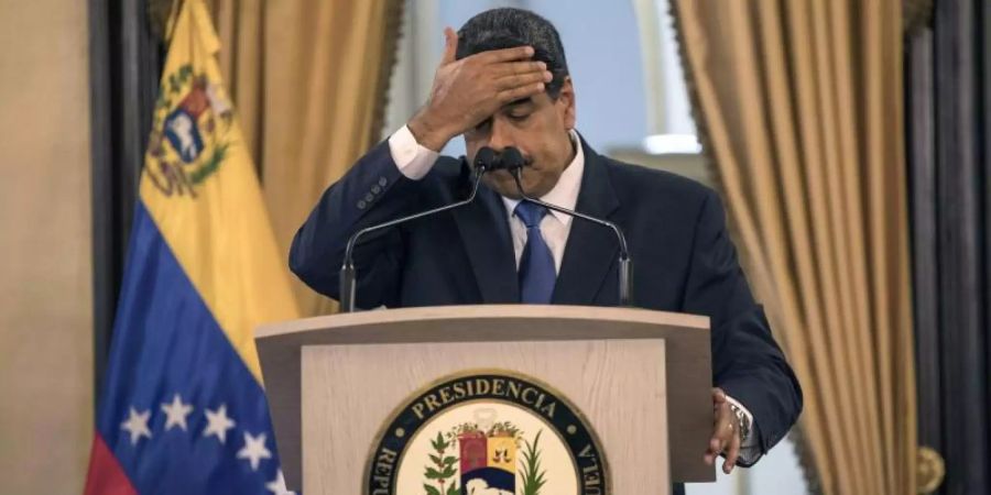 Nicolas Maduro bei einer Pressekonferenz im Präsidentenpalast. Foto: Rodrigo Abd/AP