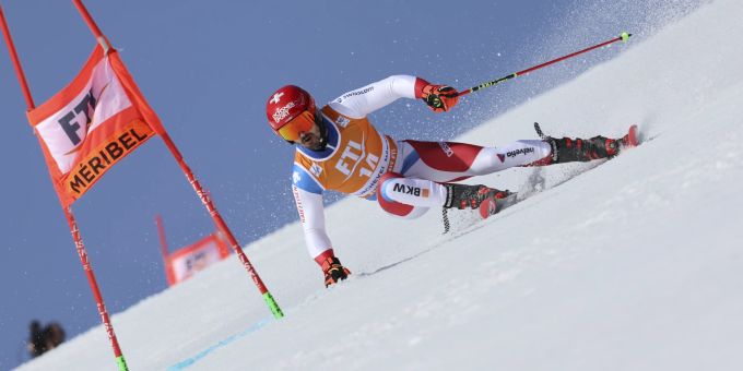 Loïc Meillard zeigt ein starkes Rennen im letzten Riesen der Saison. Loïc Meillard