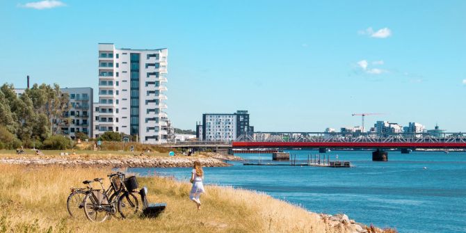 Strand Gras Fjord Brücke Stadt Skyline Aalborg