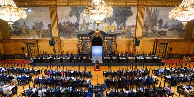 Blick in den Grossen Festsaal im Rathaus während einer Sitzung der Hamburgischen Bürgerschaft. Blick in den Grossen Festsaal im Rathaus während einer Sitzung der Hamburgischen Bürgerschaft.