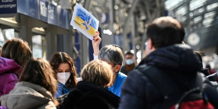 Ankunft ukrainischer Geflüchter am Köllner Hauptbahnhof