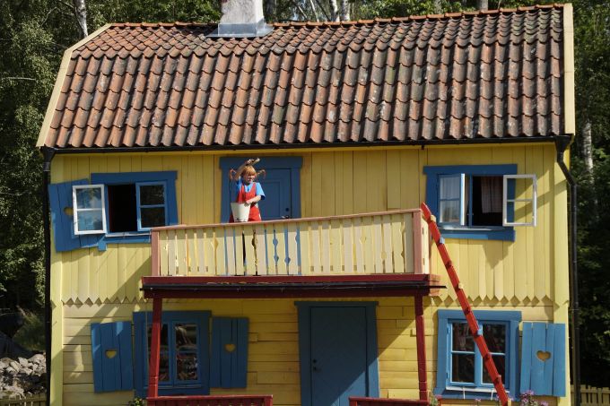 Pippi Langstrumpf hat in Schweden ihr zu Hause: die Villa Kunterbunt. Villa Kunterbunt rot gelb Pippi Langstrumpf