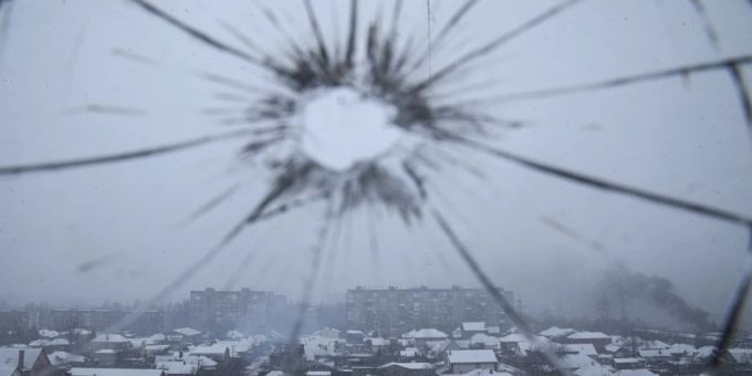 Ein Schweizer Journalist ist im Ukraine-Krieg zwischen die Fronten geraten und verletzt worden. (Symbolbild) Ukraine-Krieg
