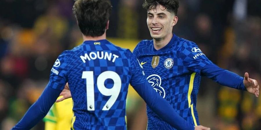 Kai Havertz (r) vom FC Chelsea jubelt über sein Tor zum 1:3 gegen Norwich City. Foto: Joe Giddens/PA Wire/dpa