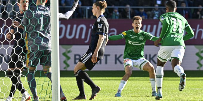 Kwadwo Duah (re.) und Julian Von Moos (beide FCSG) feiern das Tor zum 2:0 gegen GC in der Super League. FCSG GC Super League