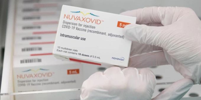 Der Impfstoff Nuvaxovid. Foto: Friso Gentsch/dpa Der Impfstoff Nuvaxovid. Foto: Friso Gentsch/dpa