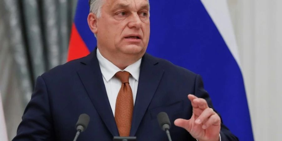 Orbans Fidesz-Partei und die Opposition liegen in Umfragen Kopf an Kopf