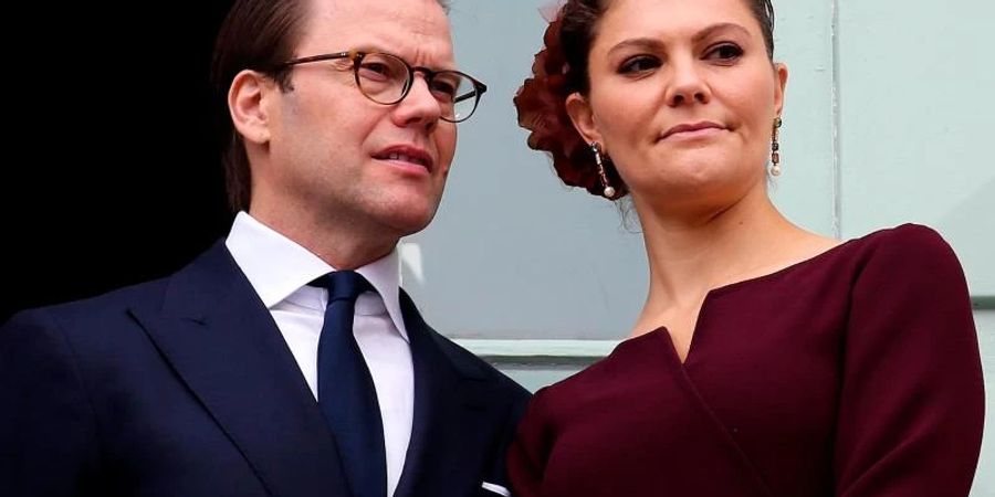 Prinz Daniel von Schweden und Kronprinzessin wollen mit Gerüchten aufräumen. Foto: Bob Edme/AP/dpa