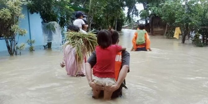 Typhoon Saudel landfalls in Philippines