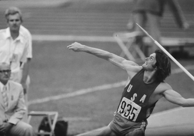 Caitlyn Jenner war früher unter dem Namen Bruce Jenner bekannt. Hier bei den Olympischen Spielen 1976. caitlyn jenner