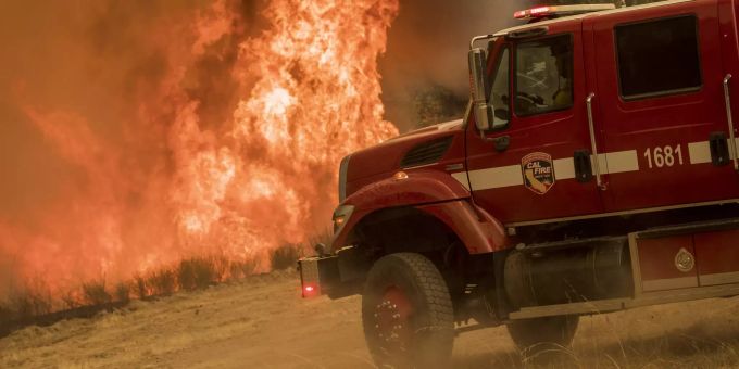 In Kalifornien wüten derzeit mehr als zwei dutzend Waldbrände. California Wildfires Kalifornien