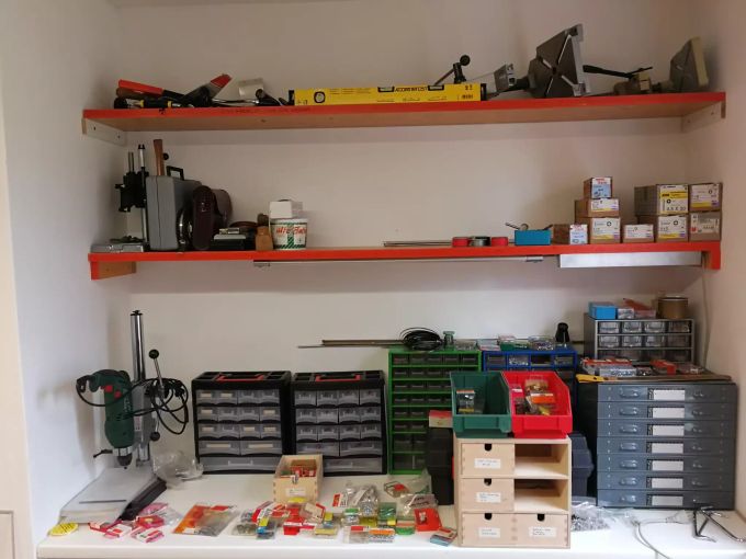 Noch fehlt in der ReparierBar ein kleines Winkelschleifgerät. ReparierBar