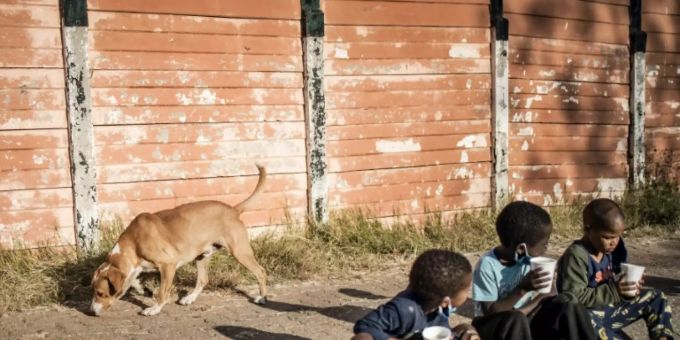 Die Corona-Krise drängt noch mehr Menschen in die Armut.