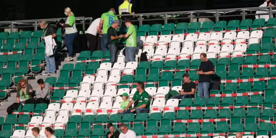 Im Gegesatz zur Bundesliga muss der VfL Wolfsburg wieder auf Zuschauer verzichten. Foto: Peter Steffen/dpa
