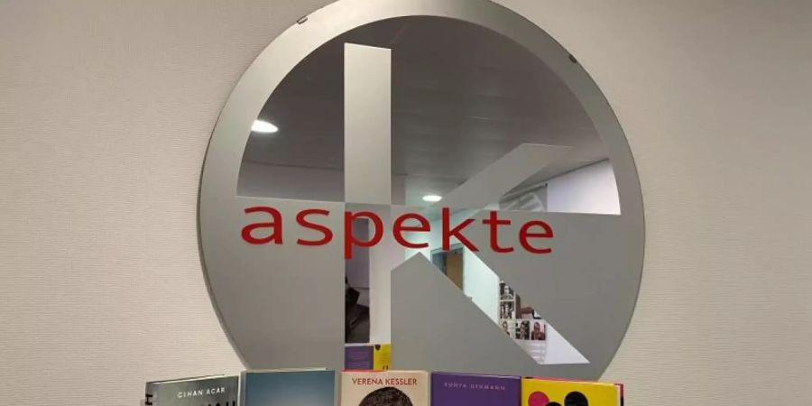 Cihan Acar, Deniz Ohde, Verena Kessler, Ronya Othmann und Olivia Wenzel stehen auf der Shortlist des «aspekte»-Literaturpreises. Foto: Simone Brand/ZDF/dpa