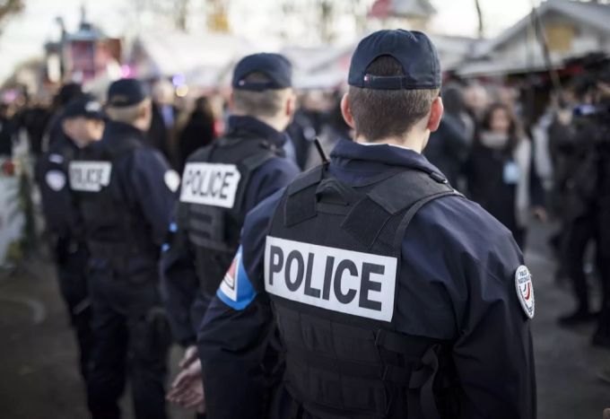 Polizisten aus Frankreich konnten die beiden Buben auffinden. (Symbolbild) Polizei Frankreich