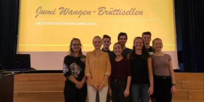 Der ursprüngliche Vorstand bei der Gründungsversammlung des Jugendvereins. Jumi