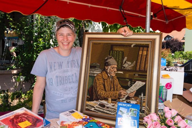 Backt sonst Berliner an Chilbi und vor der Linde: Eveline Unternährer mit einem «Anker».