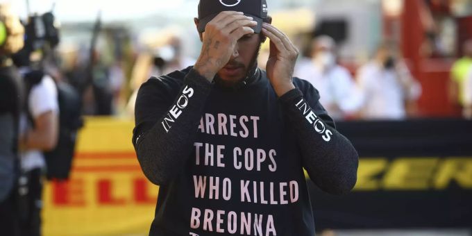 Lewis Hamilton trug beim GP in Mugello ein T-Shirt zu Ehren von Breonna Taylor. Lewis Hamilton