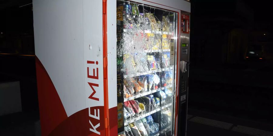 Wattwil SG: Verpflegungsautomaten beschädigt