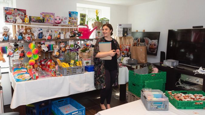 Wacht über die Tombolapreise: Mylena Bosshardt.