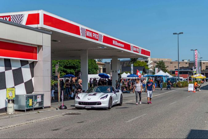 Die Mini Prix, Shop met Gschmack, Tankstelle.