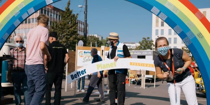 Am Eingang zum Better Planet Festival wurde bereits Action geboten. Better Planet Festival Uster