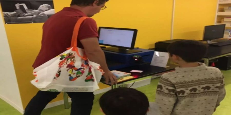 Selbstverbuchung in der Gemeindebibliothek Rosengarten