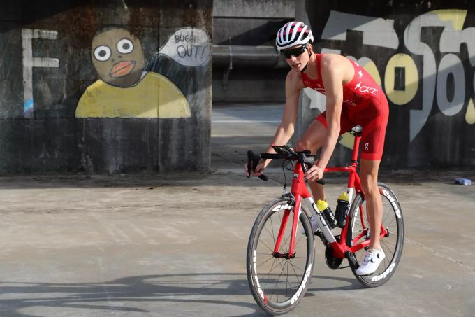 Max Studer trainiert alle drei Disziplinen des Triathlons täglich. Max Studer Triathlon Kestenholz