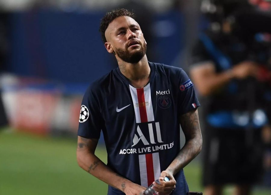 Neymar weint nach dem Abpfiff des CL-Finals gegen den FC Bayern München bittere Tränen.