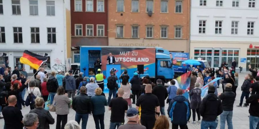 AfD-Wahlkampfveranstaltung in Weissenfels. CDU-Politiker distanzieren sich vor der Landtagswahl von der AfD. Foto: Sebastian Willnow/dpa-Zentralbild/dpa