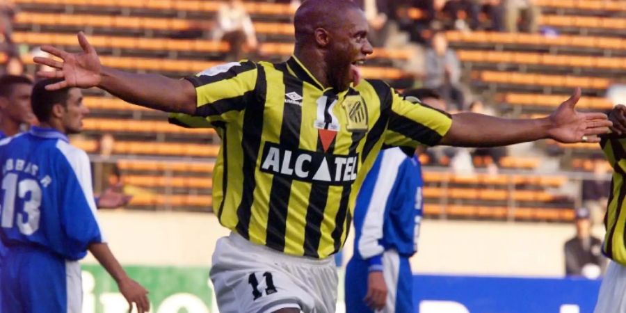 Dalian Atkinson im Jahr 1999