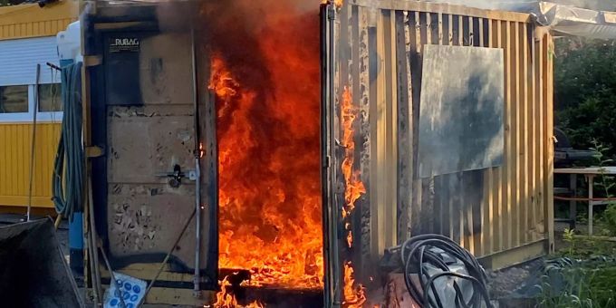 Brand eines Baustellencontainers in Wohlen.