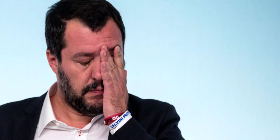 Matteo Salvini, Innenminister von Italien, gestikuliert während einer Pressekonferenz im Palazzo Chigi in Rom.