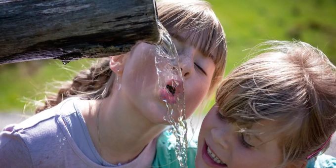 Brunnen - Wasser - Kinder Brunnen - Wasser - Kinder
