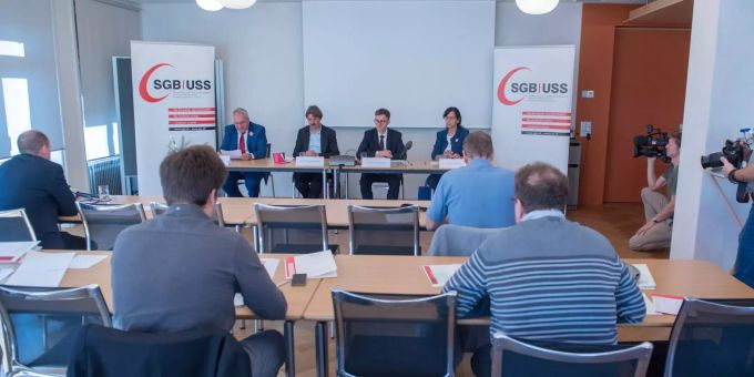 Vertreter von Syndicom, SGB und der Unia bei den Lohnverhandlungen in der Netzwerkinfrastrukturbranche. Syndicom