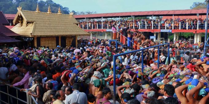 Der Sabarimala-Tempel zieht jährlich Millionen von Pilgern an. Der Sabarimala-Tempel zieht jährlich Millionen von Pilgern an.