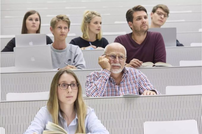 11'457 studierten an der Universität Luzern, an der Fachhochschule Zentralschweiz oder an der Pädagogischen Hochschule Luzern - Keystone 11'457 studierten an der Universität Luzern, an der Fachhochschule Zentralschweiz oder an der Pädagogischen Hochschule Luzern - Keystone