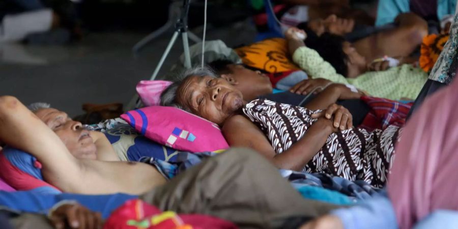 Überlebende des Tsunamis in Indonesien in Sulwesi.