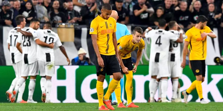 Die YB-Spieler Djibril Sow, Sandro Lauper und Loris Benito (v.l.n.r.) im Spiel gegen Juventus Turin.