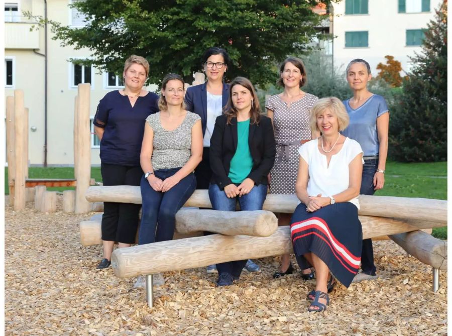 Mitglieder der Kinder- und Jugendkommission des Bezirks Küssnacht, von links:
Jasmina Arifagic, Yvanka Gerussi, Petra Gamma Grüter (Präsidentin), Sarah Forster-
Heinzer, Jeanette Stalder Muff, Judith Bourguinet und Caterina Fischer - zvg