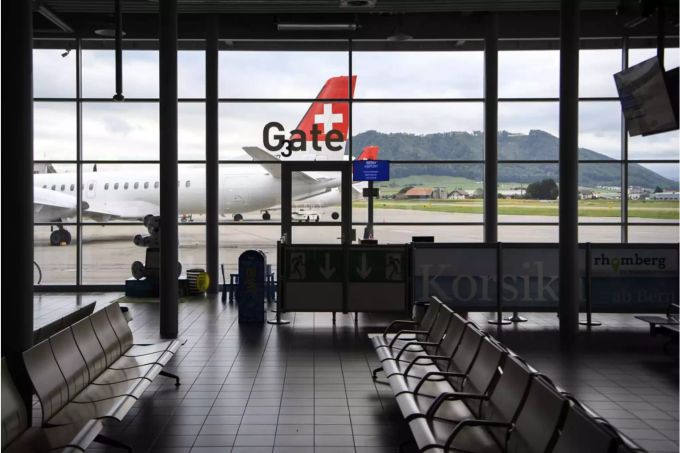 Der Verwaltungsrat der Flughafen Bern AG hat entschieden, zehn von 86 Stellen abzubauen - Keystone Der Verwaltungsrat der Flughafen Bern AG hat entschieden, zehn von 86 Stellen abzubauen - Keystone